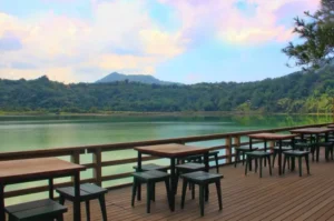 Lake Linow, The Charm of a Beautiful Lake With Stunning Panoramas in Tomohon